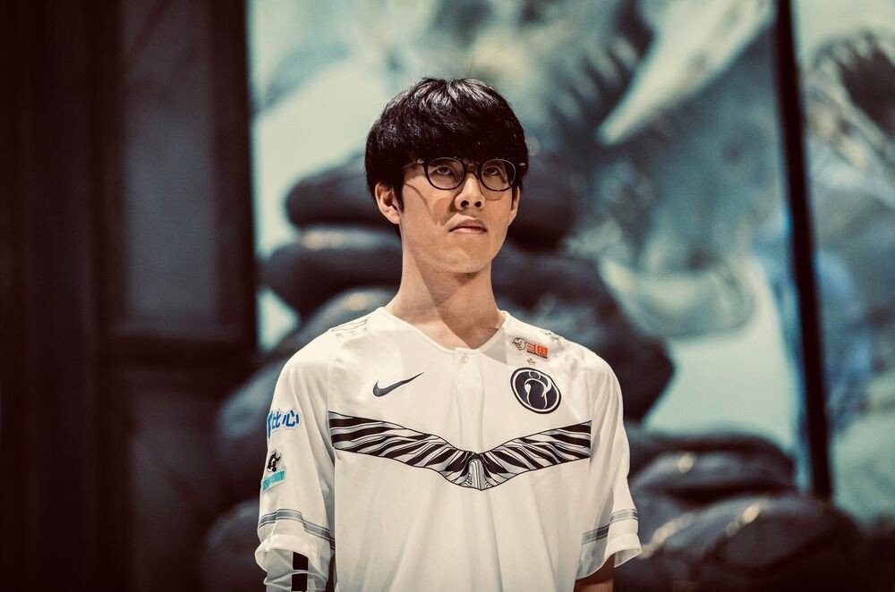 让人们对他 让人们对他